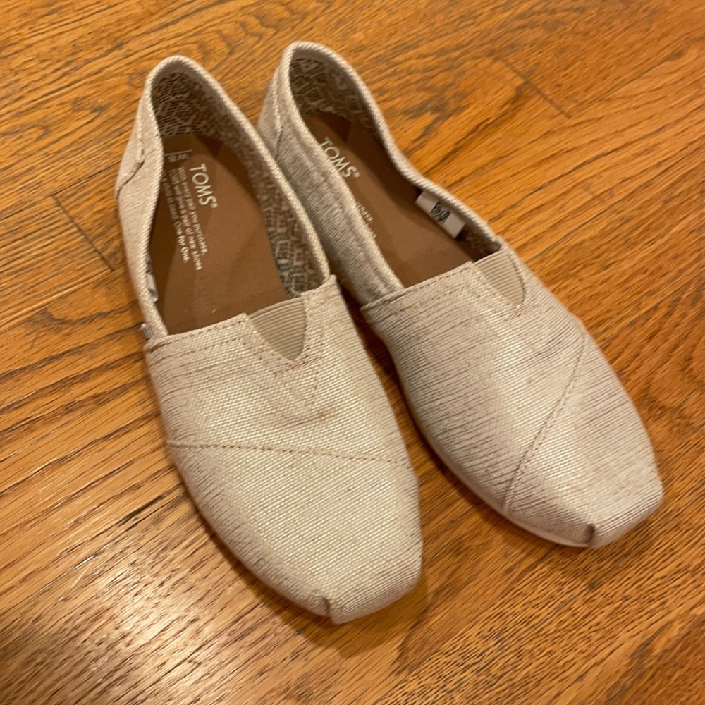 TOMS slip ons